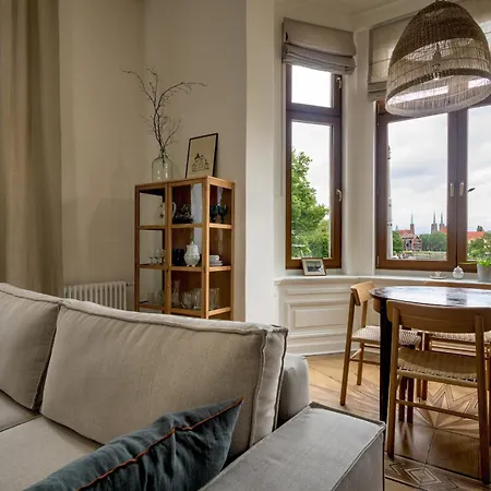 Rentplanet - Cybulskiego Iii Apartamento